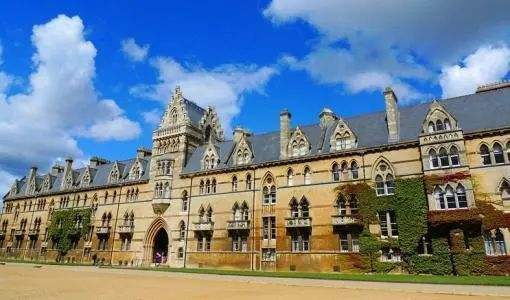 英國華威大學