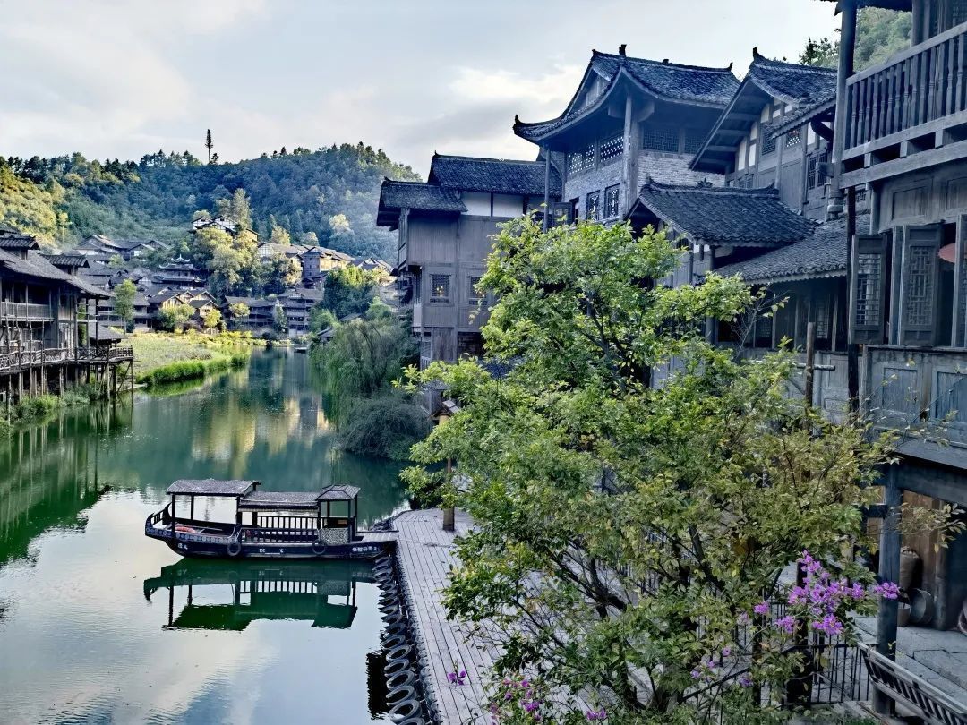 EU商學(xué)院MBA9月貴州游學(xué)秋游美麗烏江寨