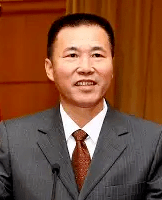 戚聿東老師